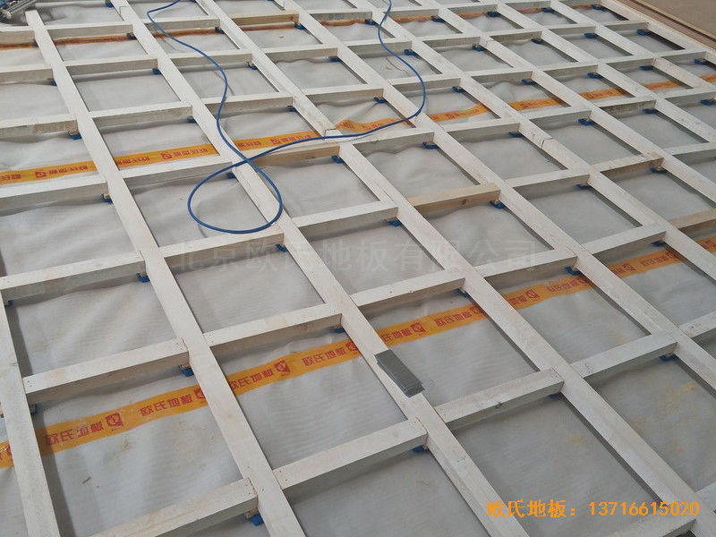 山东荷泽定陶新一中篮球馆体育木地板安装案例1