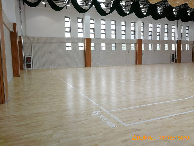 乌鲁木齐达坂城中学篮球馆体育木地板铺装案例4