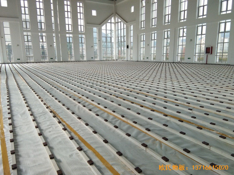 浙江温岭石桥头中心小学篮球馆运动木地板安装案例1