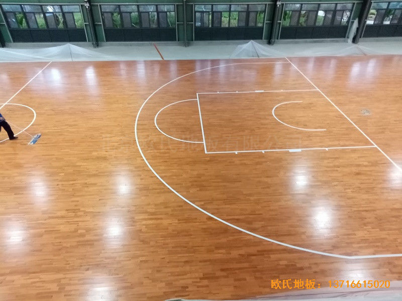 海南三亚619项目训练馆体育地板铺设案例4