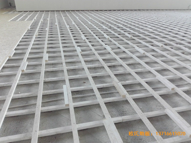 湖南益阳第十六中学体育馆体育地板施工案例1