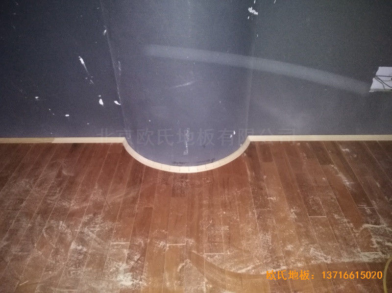 云南怒江百花岭特色村舞台体育木地板铺装案例5