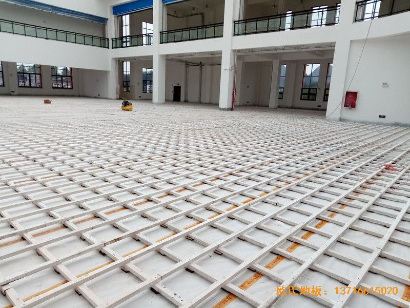 贵阳清华中学分校篮球馆运动地板安装案例1