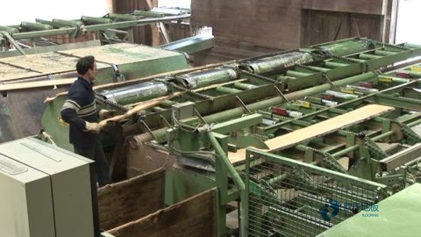 寻求运动场地地板品牌哪个好