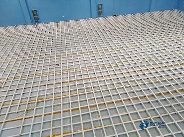 如何避免篮球场木地板起拱