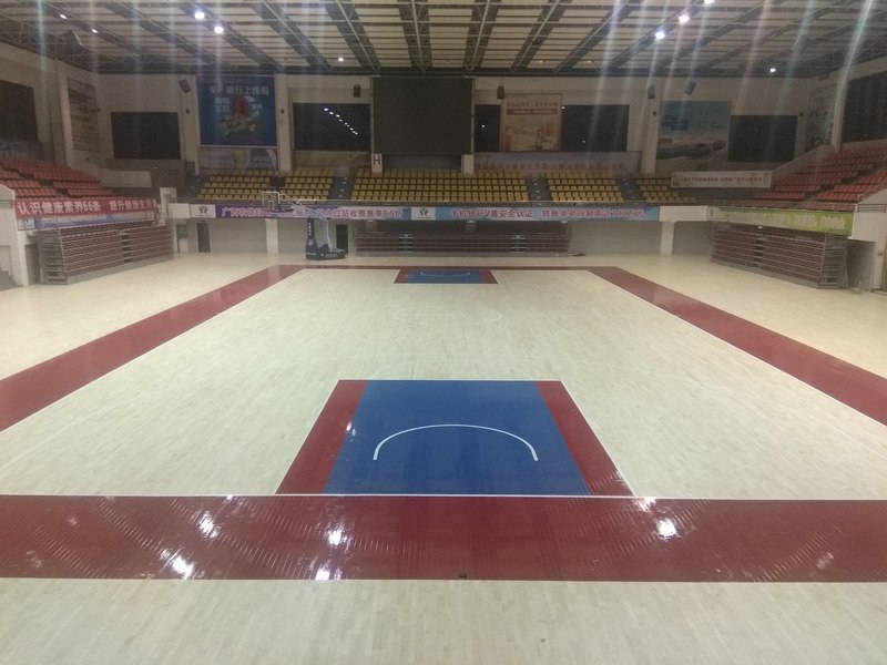 广西桂林龙胜县民族体育馆木地板施工案例4