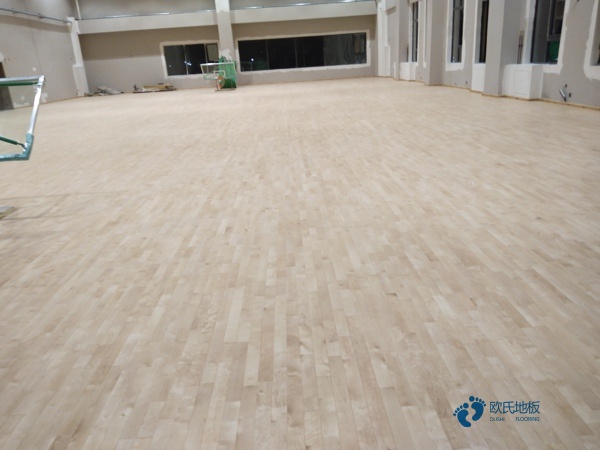 专业运动实木地板2