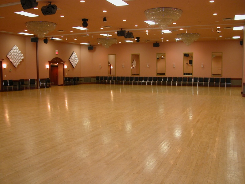 学校松木舞台运动场地地板施工工艺1