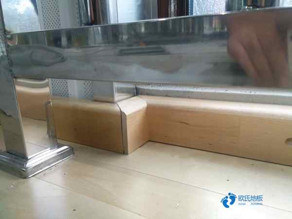 校园运动篮球木地板价格