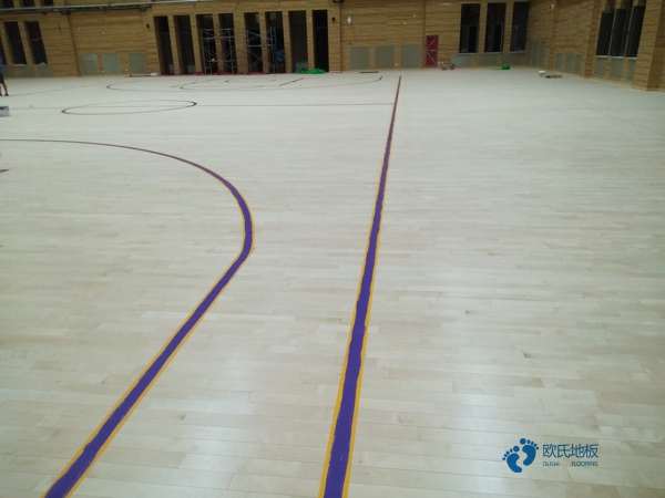 国标运动篮球木地板报价