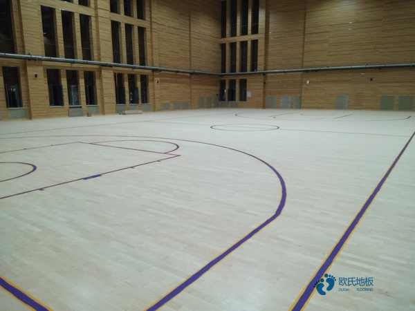 国标运动篮球木地板报价