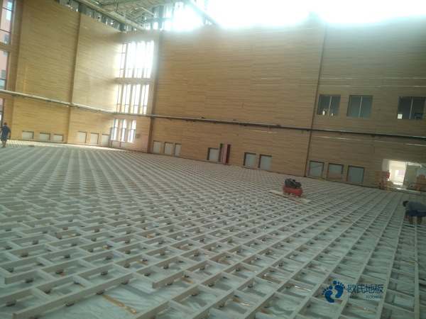 国标运动篮球木地板施工价格