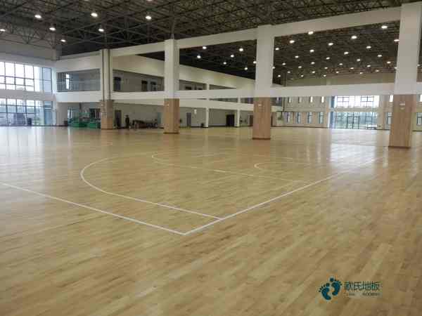 运动木地板安装颜色差1