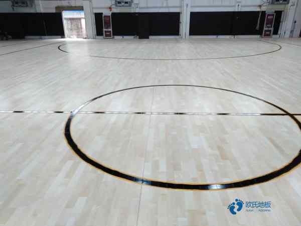 大学篮球运动木地板施工流程2