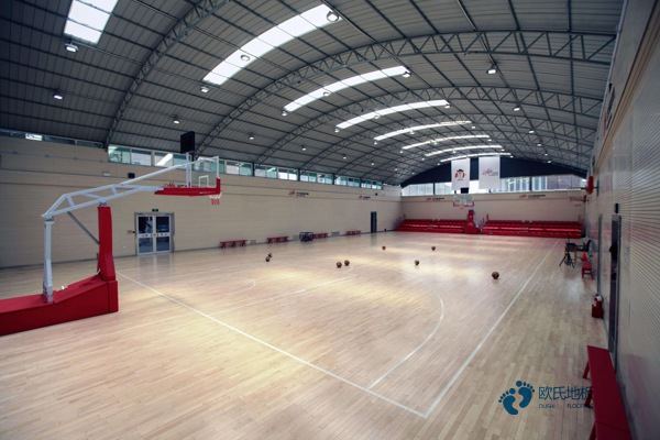 较好的运动篮球木地板施工价格