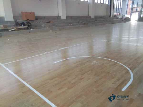 篮球场木地板的施工方案1