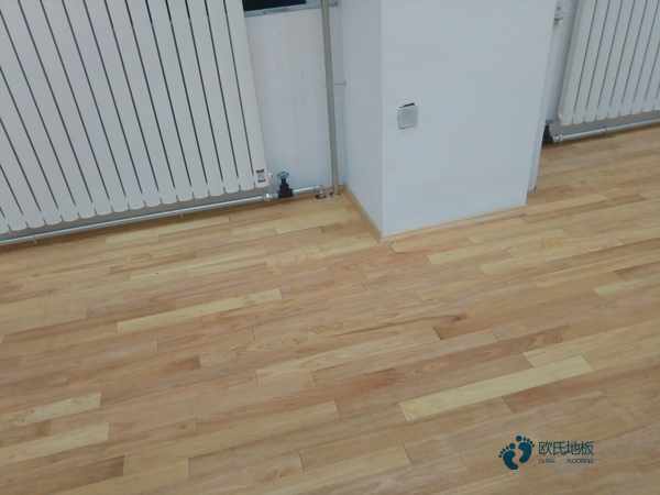 国标运动篮球木地板价位