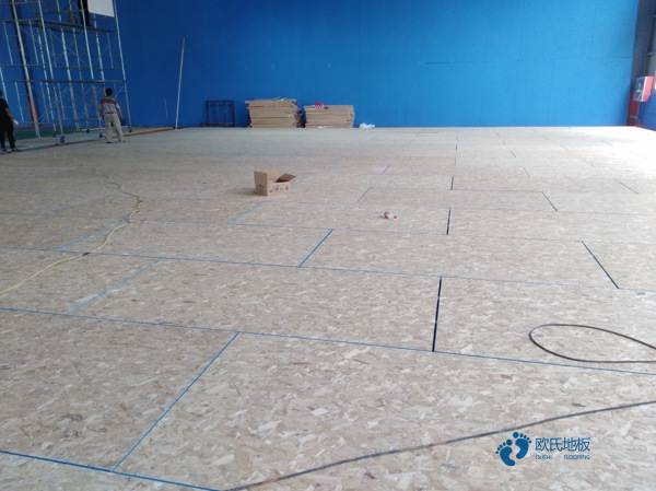 单龙骨运动木地板如何保洁2