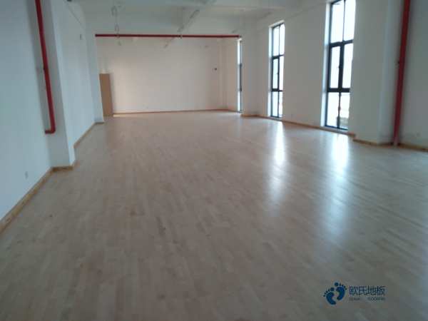 好用的运动篮球木地板大约多少钱