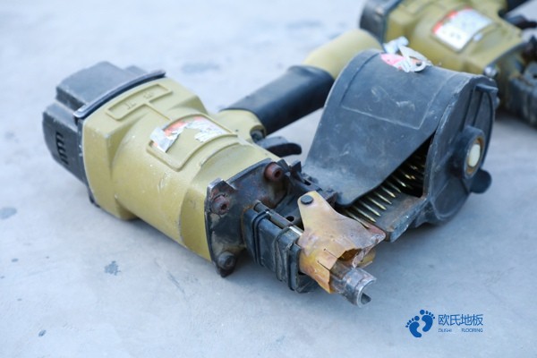 室内篮球馆木地板施工流程2