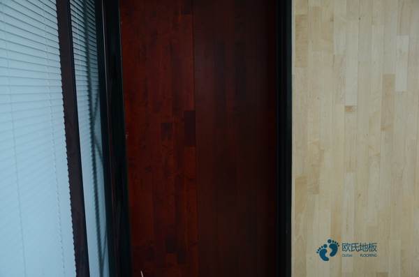 双龙骨运动实木地板1