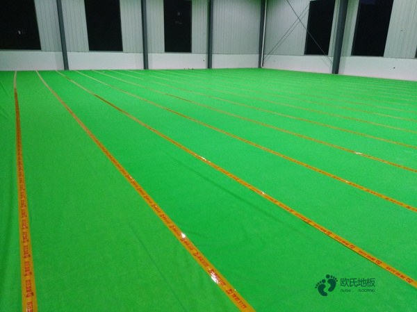 普通运动篮球木地板较低价格