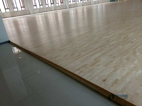 国产运动篮球木地板价格是多少