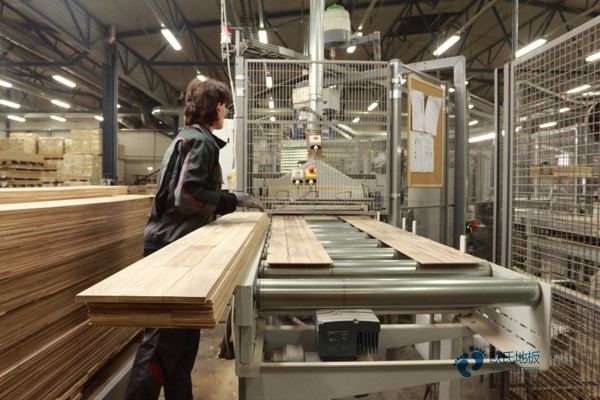 篮球场木地板铺地胶1