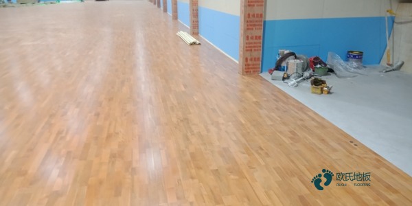 购买篮球地板较好的3