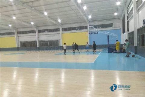 运动实木地板满铺施工工艺